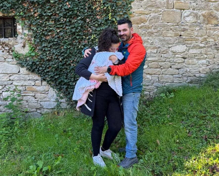 Primo fiocco rosa al Mulino di Cortogno dopo 80 anni: è nata Anna Lou