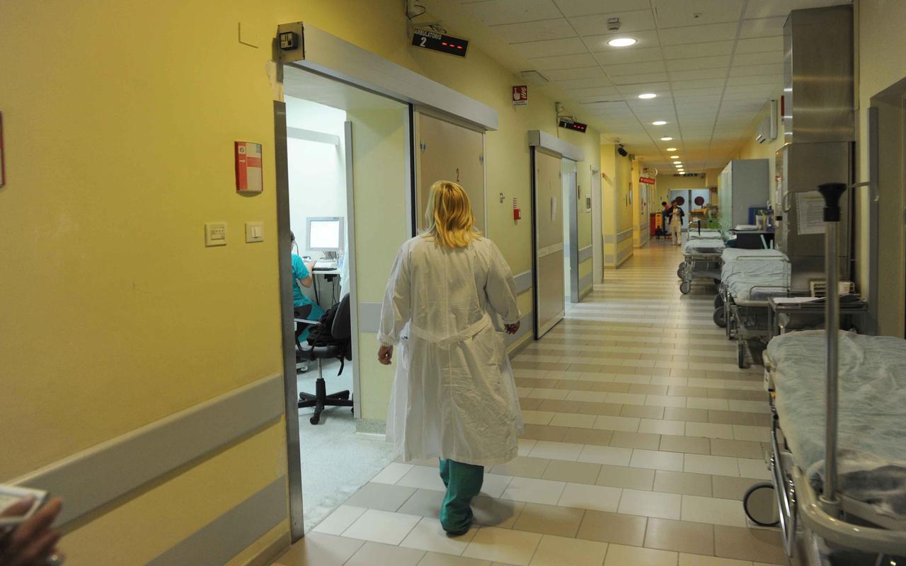 Toscana, aumenta la violenza contro medici e infermieri: sei volte su dieci la vittima è una donna