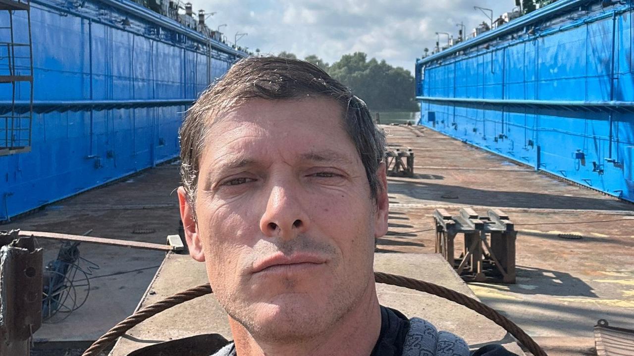 
	Aldo Montano all'interno del suo bacino di carenaggio

