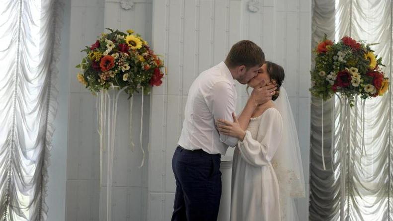 Mutui ai giovani se si sposano: «In Sardegna non ha senso»