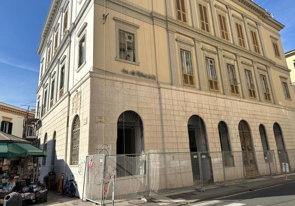 
	Il&nbsp;palazzo di via Cairoli all&rsquo;angolo

