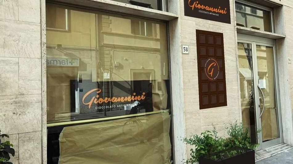 Livorno, bis di aperture in via Marradi: prima Mon Ami, poi una cioccolateria