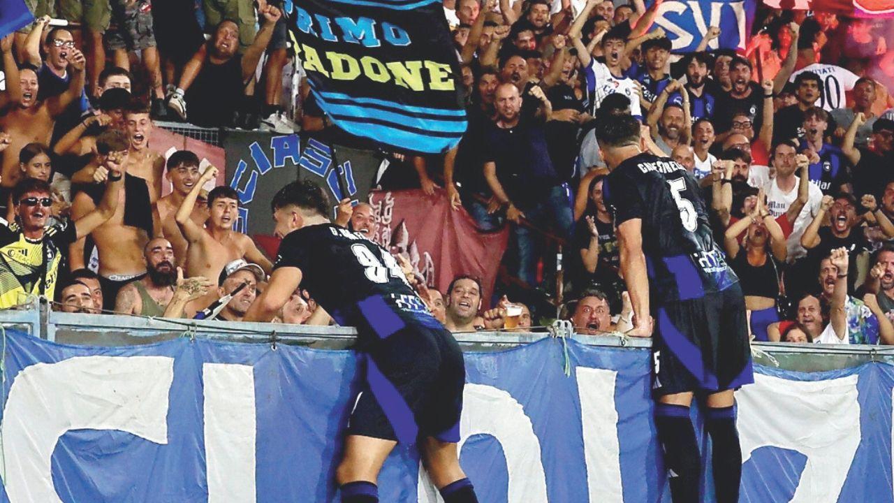 Qui sopra, i nerazzurri esultano praticamente “in Curva” (Muzzi/Teta)