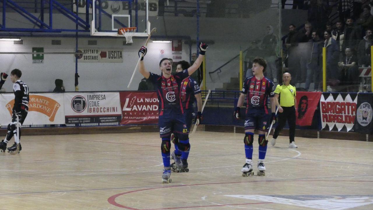 Nella foto in alto l’esultanza di Francisco Ipinazar e, qui sopra, la rete finale di Federico Ambrosio (foto Paglianti)