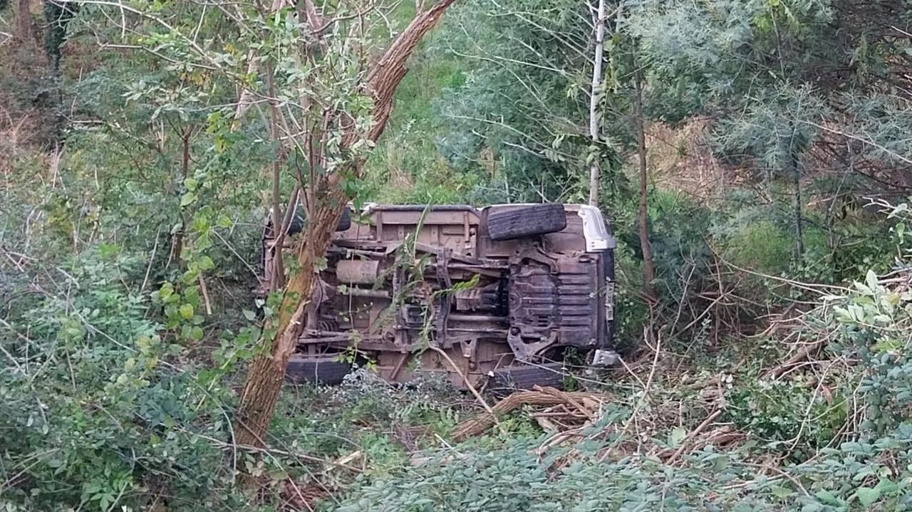 L'auto ribaltata