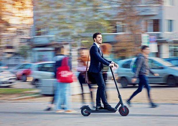 Monopattini, nuove regole in arrivo: sette cose da sapere