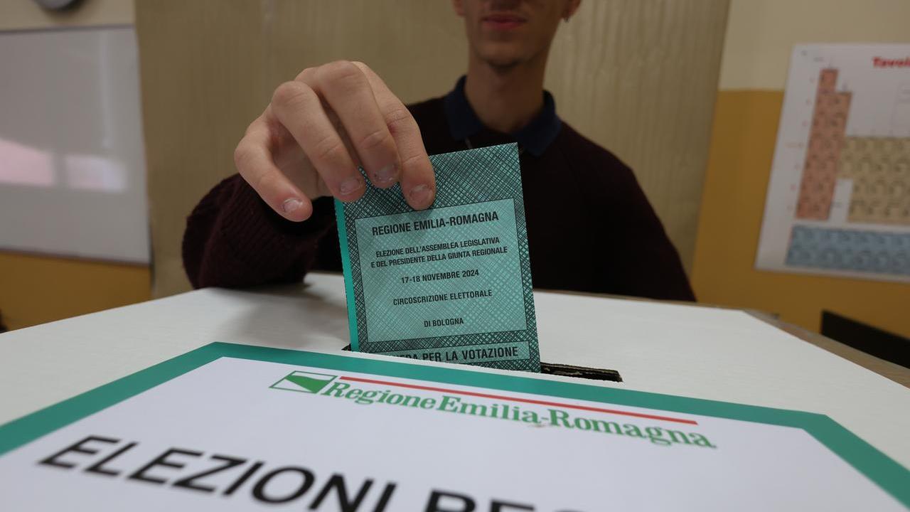 Elezioni Emilia Romagna, oggi si vota fino alle 15