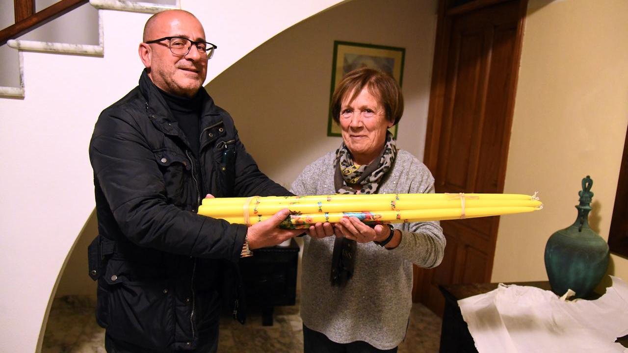 Il ritiro dei ceri per la festa delle Grazie (fotoservizio di Massimo Locci)