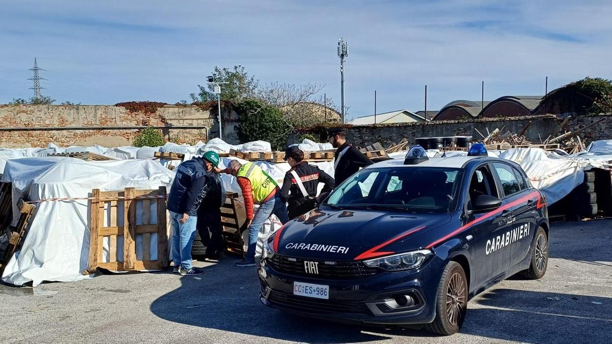 Il controllo dei carabinieri del Noe e della Compagnia labronica