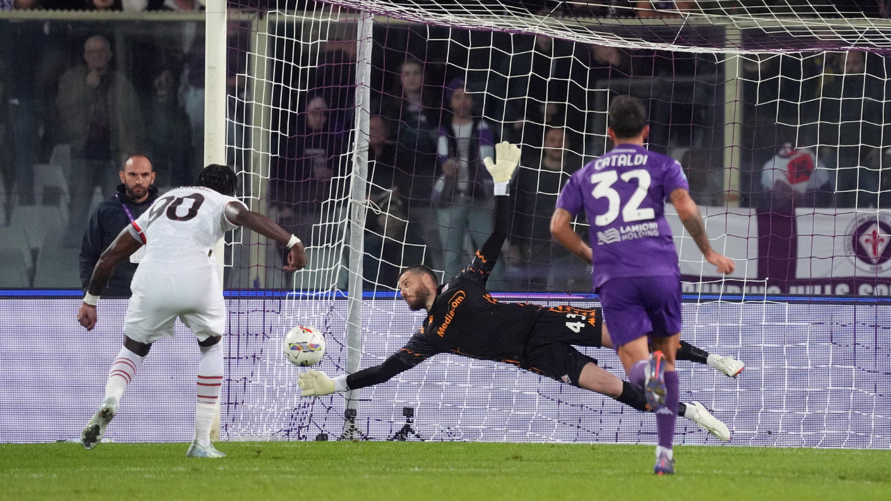 Una paratona di David De Gea nella partita contro il Milan (foto Nucci)