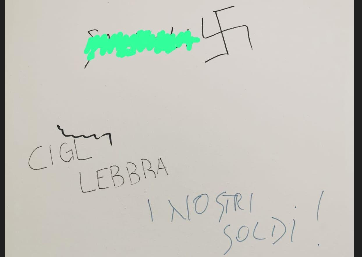Ferrara, offese e svastiche contro la Cgil