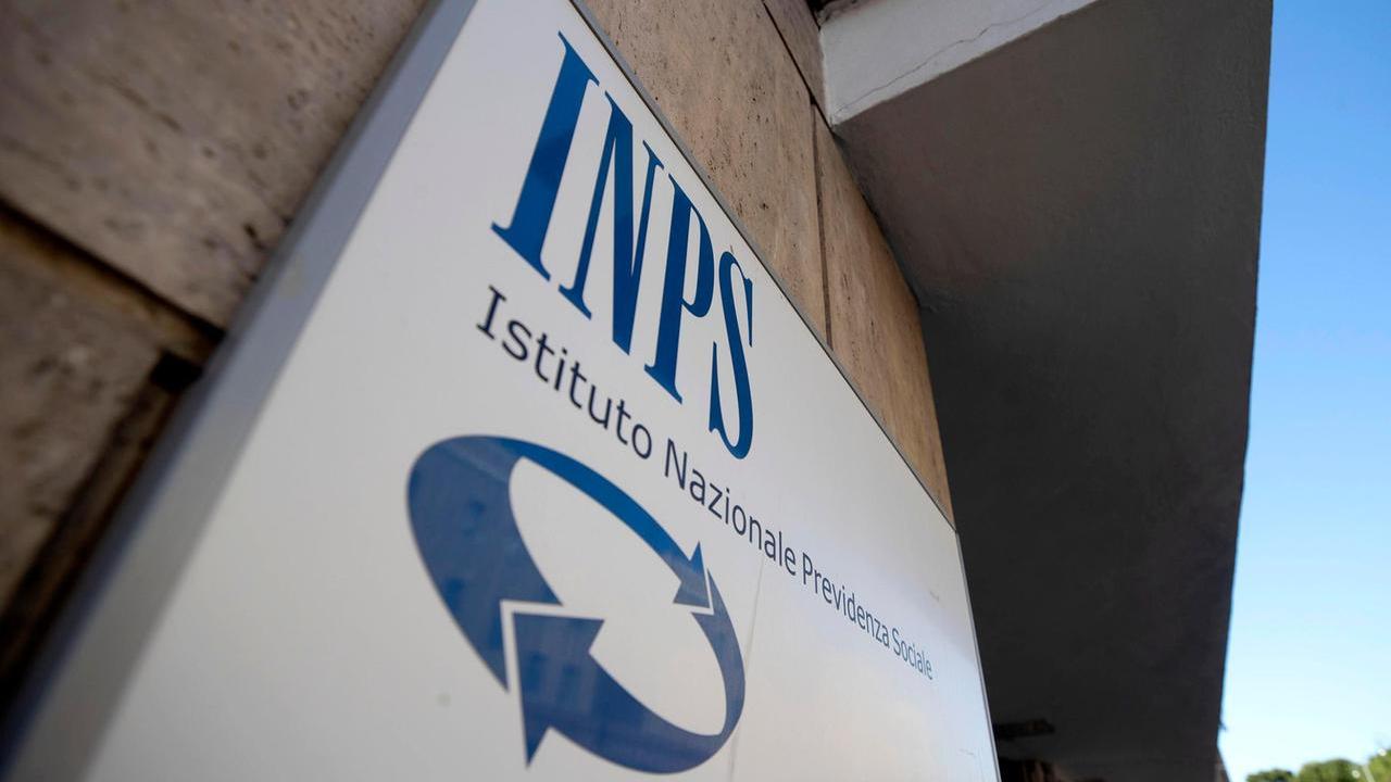 Manovra, incentivi per chi resta al lavoro e piccoli aumenti per le pensioni minime