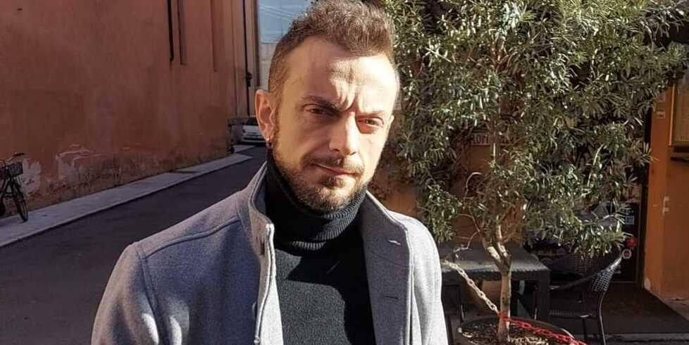 
	Nicholas Negrini, marito di Alice Neri

