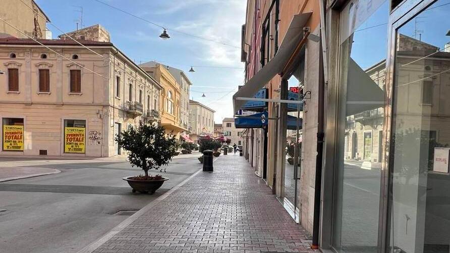 Un'immagine di corso Italia guardando verso il Rivellino 