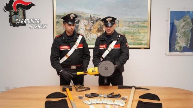 Olbia, assalto da 27mila euro alla cassaforte dell’azienda di spedizioni: fermate due persone