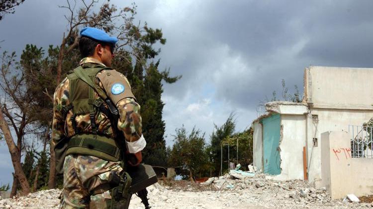 Libano, otto razzi contro la base Unifil della Brigata Sassari: cinque soldati in osservazione