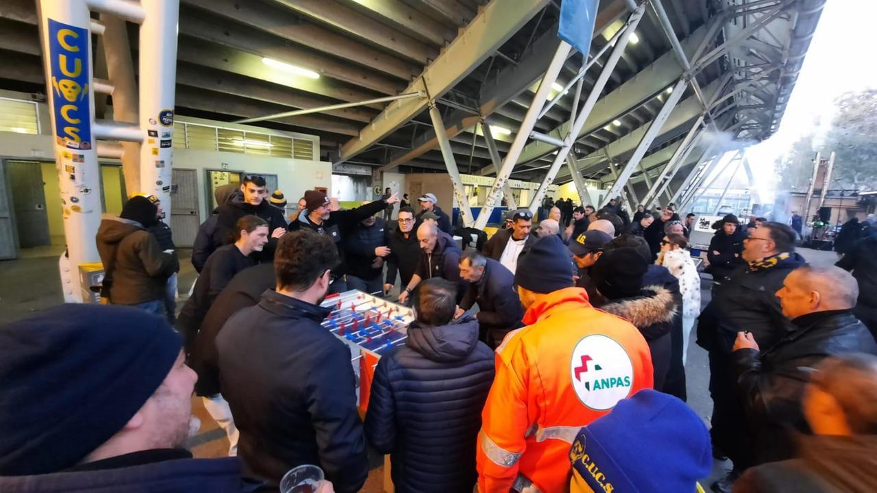 
	Il torneo di biliardino sotto la Curva Montagnani

