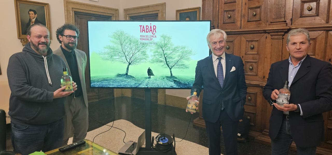 Ferrara, arriva il Gin Tabar alla pera dell’Emilia Romagna IGP