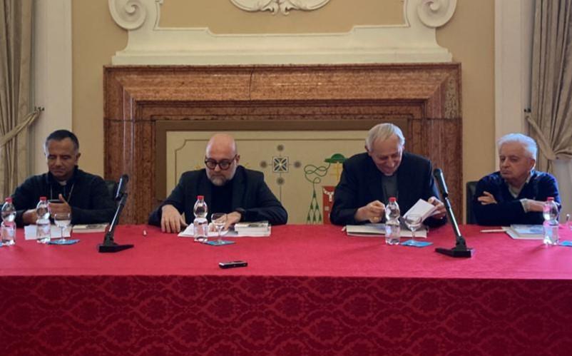 
	La presentazione del libro in Arcivescovado a Modena

