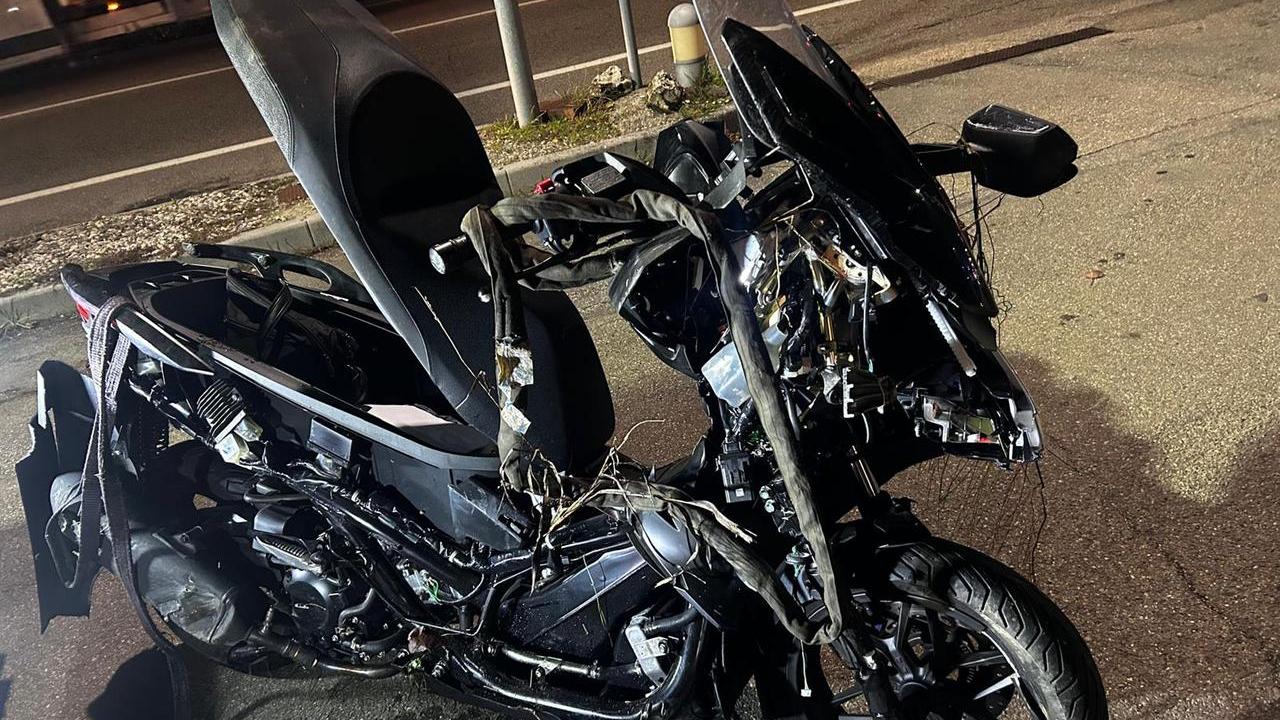 Schianto tra auto e scooter: 55enne grave