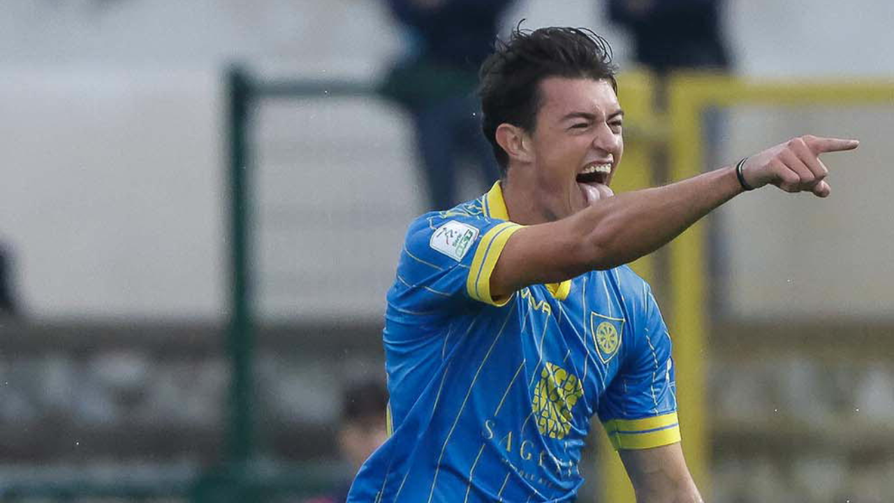 L’attaccante azzurro Leonardo Cerri