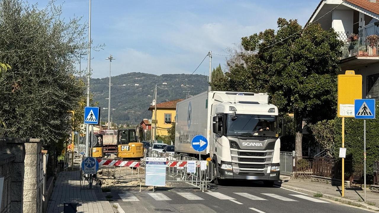 Montecatini, senso unico verso nord in Biscolla per ridurre gli ingorghi coi lavori all’acquedotto