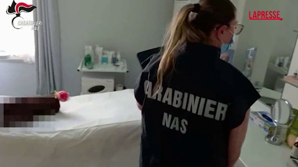 Prostituzione a Grosseto, centri estetici trasformati in case a luci rosse: 5 arresti e un giro d’affari da 1 milione di euro – Video