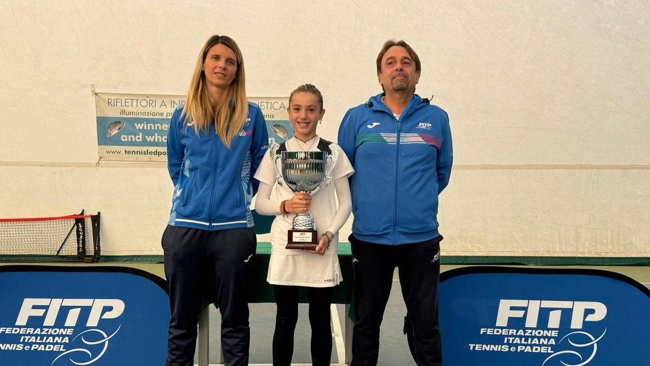 La tennista Sofia Brigatti con i tecnici della Federtennis