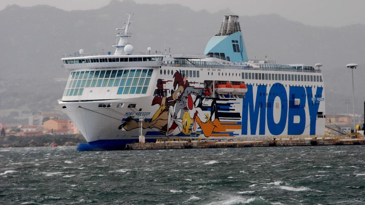 Maltempo - traghetto moby in difficoltà