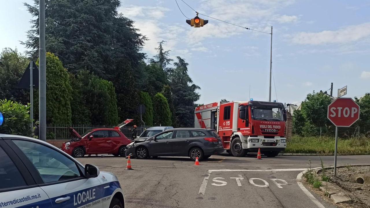 Incrocio degli incidenti a Spilamberto, partono i lavori per l’atteso semaforo