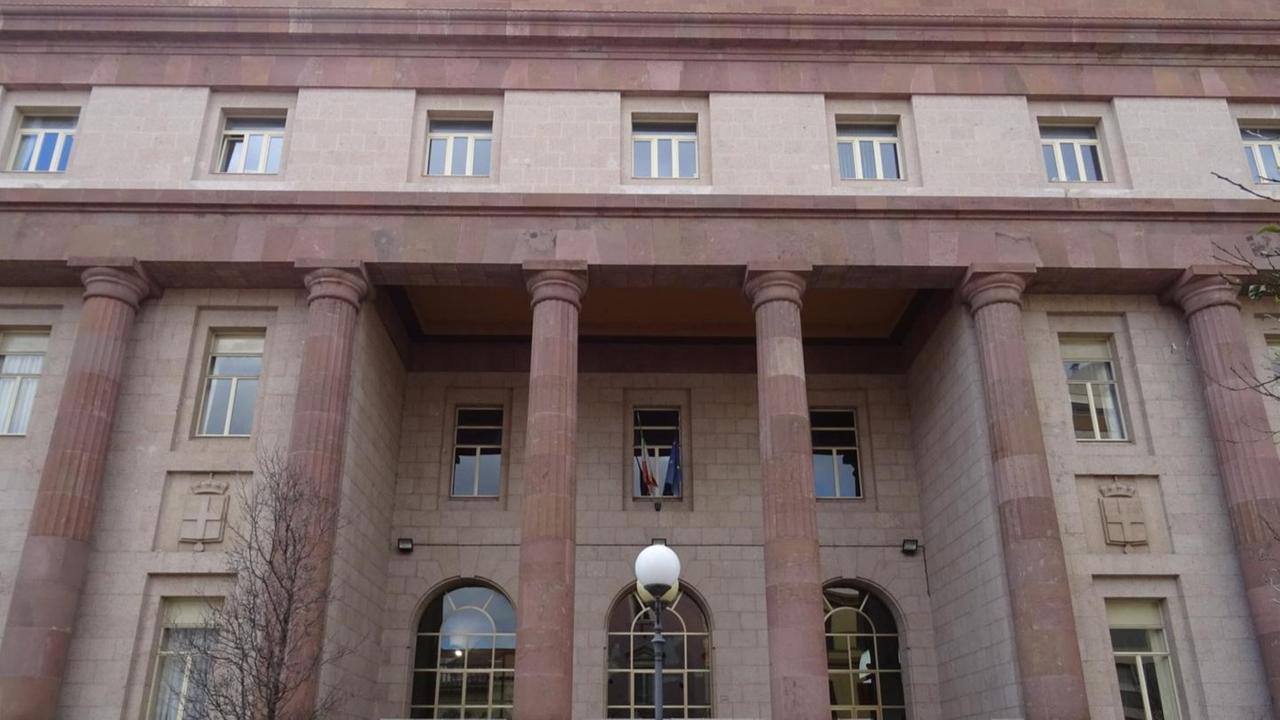 «L’avvocato mi ha rubato 300mila euro»: 60enne condannato per diffamazione