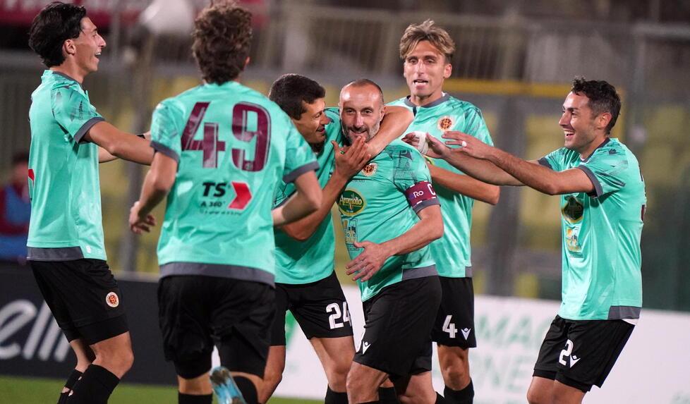 Coppa Italia, questo Livorno vuole tutto: battuto il Seravezza. I gol e il commento