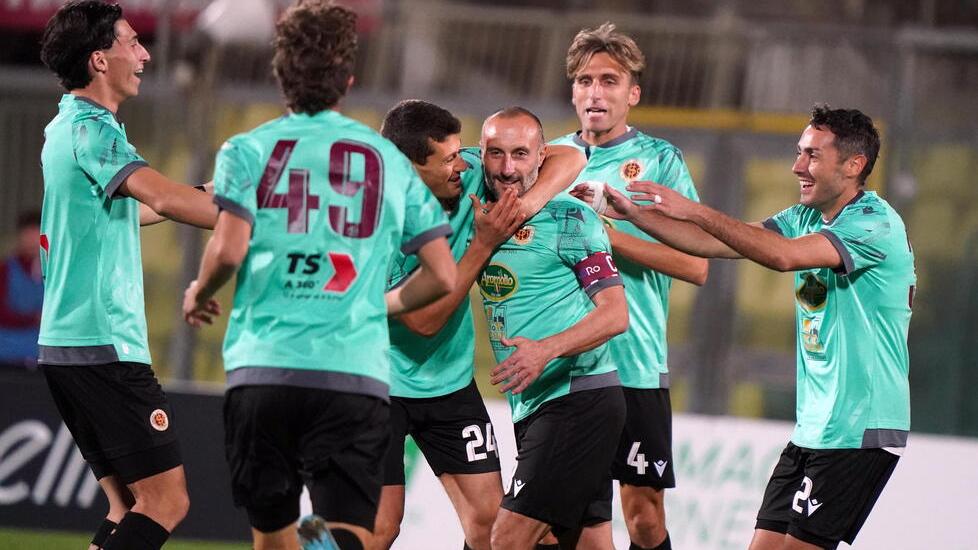 Coppa Italia, questo Livorno vuole tutto: battuto il Seravezza. I gol e il commento