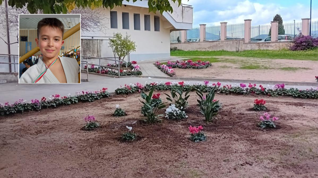 Il piccolo Gioele e il giardino della scuola che frequentava 