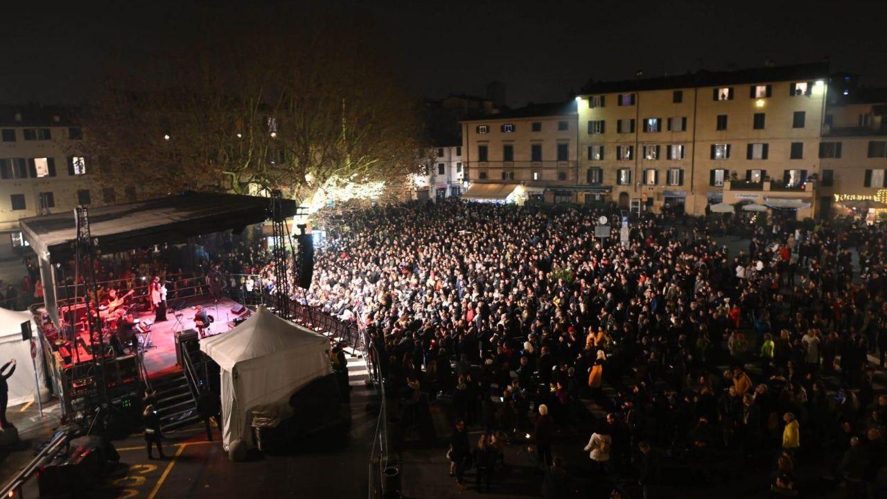Piazza Santa Maria la sera del 31 dicembre 2023
