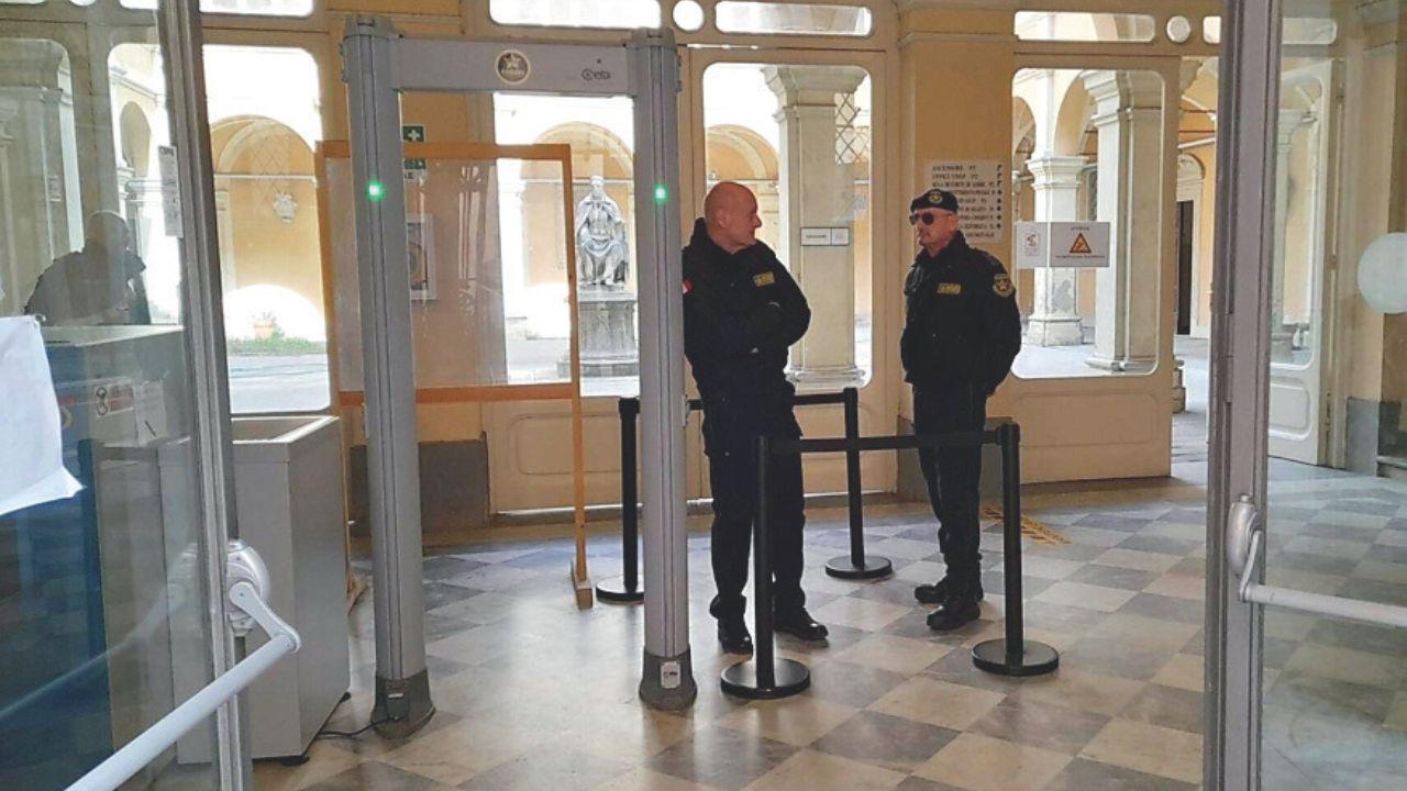 <br />
	L’ingresso del tribunale penale di via Falcone e Borsellino (foto d’archivio)