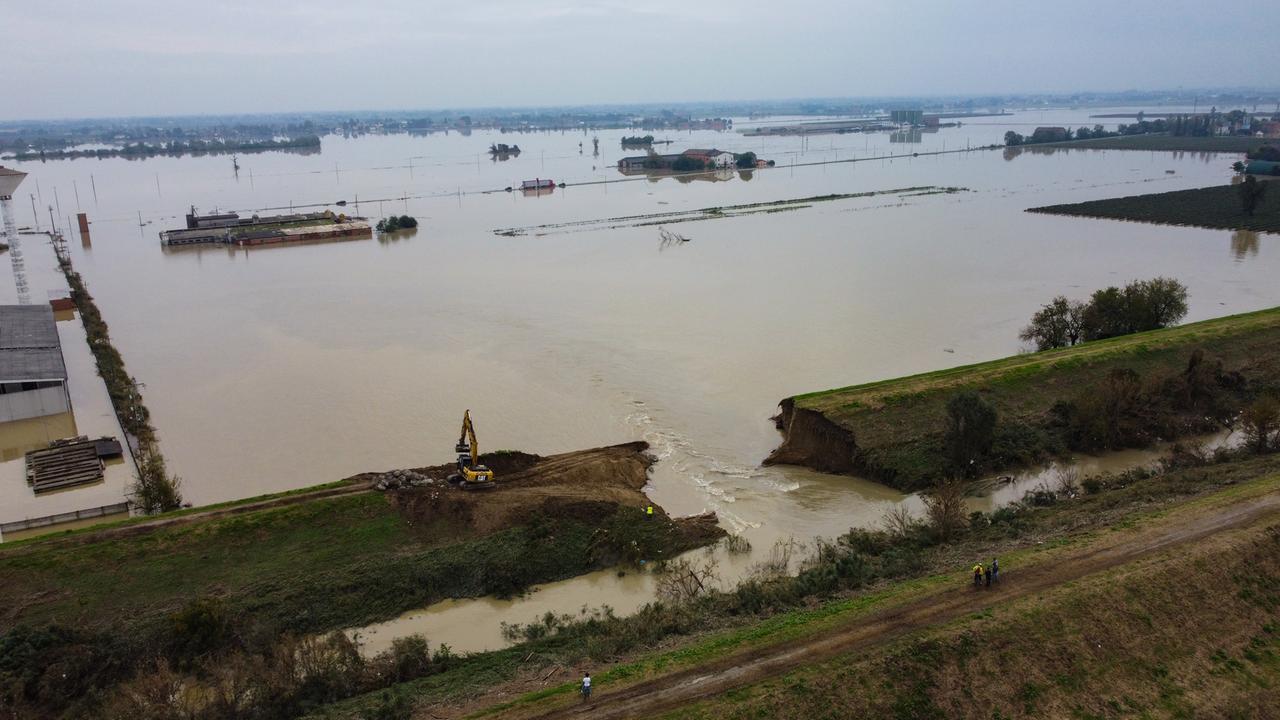 «Alluvione? Le tane dei tassi e degli istrici fanno collassare gli argini»
