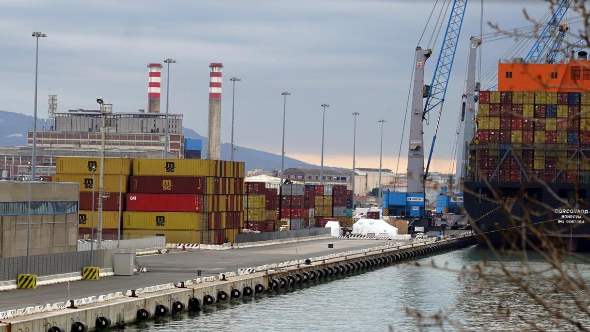 Dati economici 2023, niente male per i due terminal container livornesi