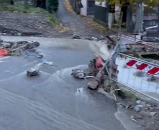 
	La Bardena all'intersezione tra via Cantagallo e via Cerreto e Solano

