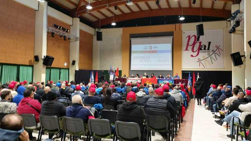 Fiom, Fim e Uilm alzano la voce a Reggio Emilia: «Rinnovo del contratto o sciopero»