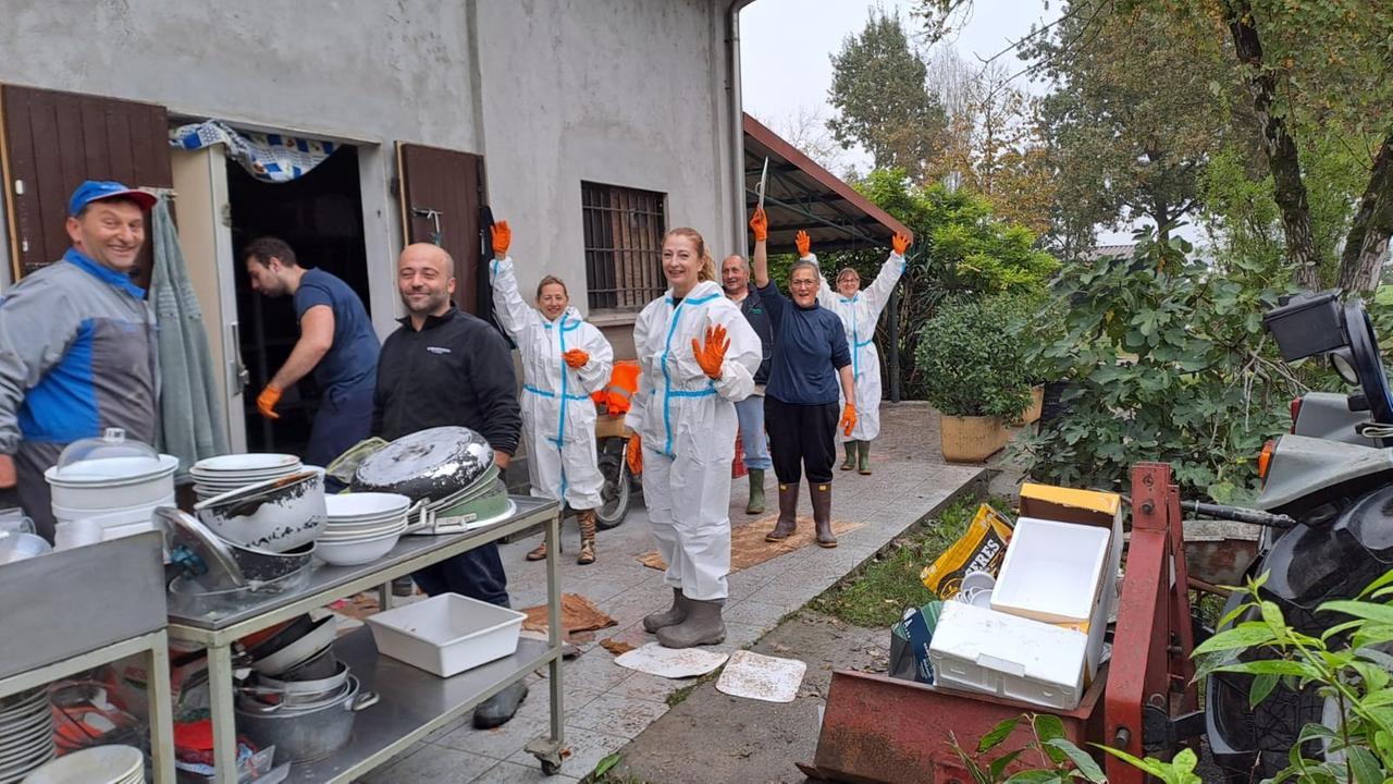 Un mese dopo l'alluvione l’osteria Laghi Seta riparte