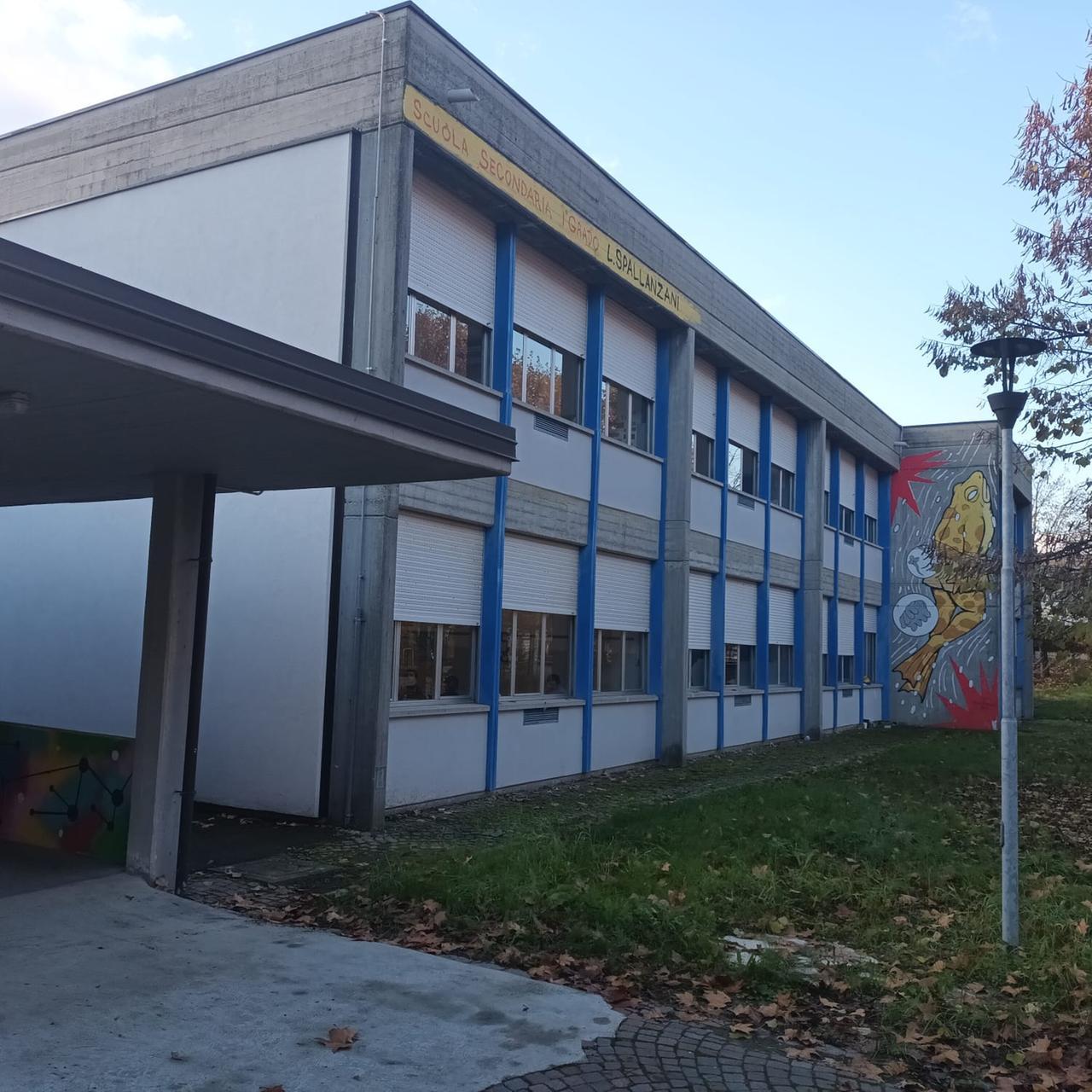 Telefoni in tilt, scuola  di Casalgrande isolata da quasi un mese