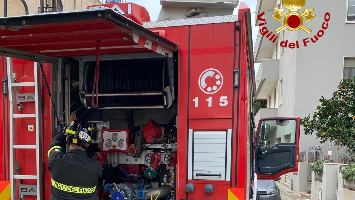 Alghero, momenti di paura per l’incendio in un’abitazione