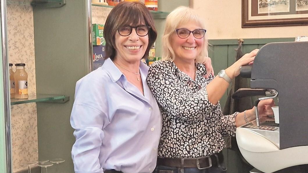 Sassari, il bar del tribunale chiude dopo 42 anni: il saluto di Luisanna e Gabriella