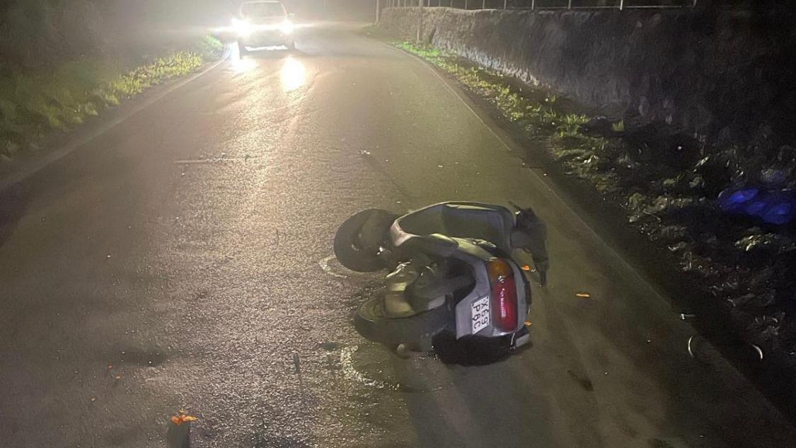 Sassari, cade dallo scooter durante un sorpasso: 35enne in Rianimazione