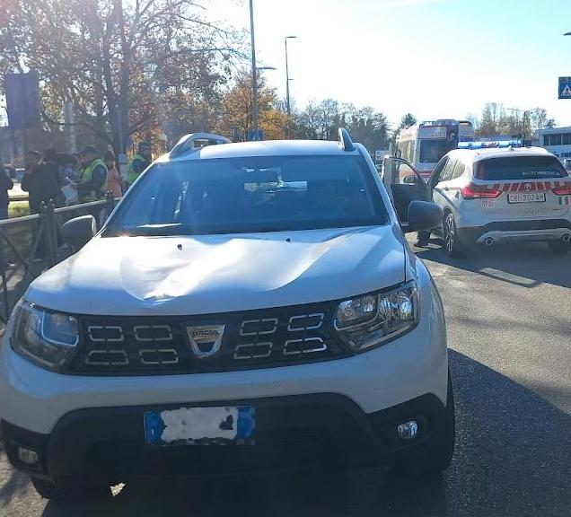 Studentessa di 14 anni investita da un’auto all’uscita da scuola
