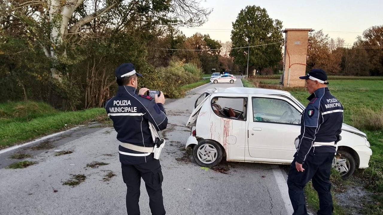 I rilievi della polizia municipale (foto Tirreno)