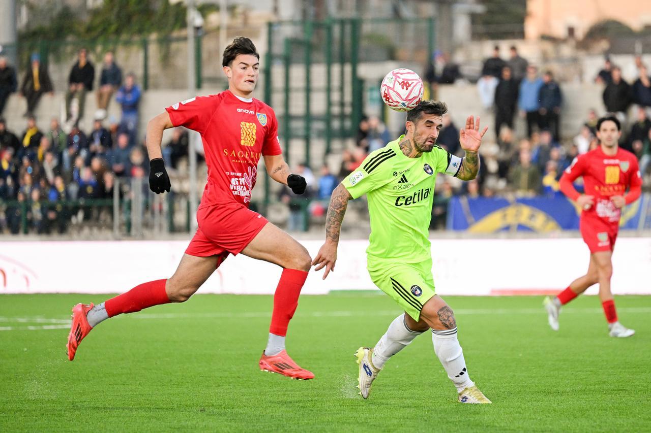 Il Pisa perde derby e primato con la Carrarese