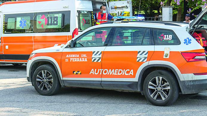 Ferrara, scontro fra auto e scooter: ferito ragazzo di 16 anni