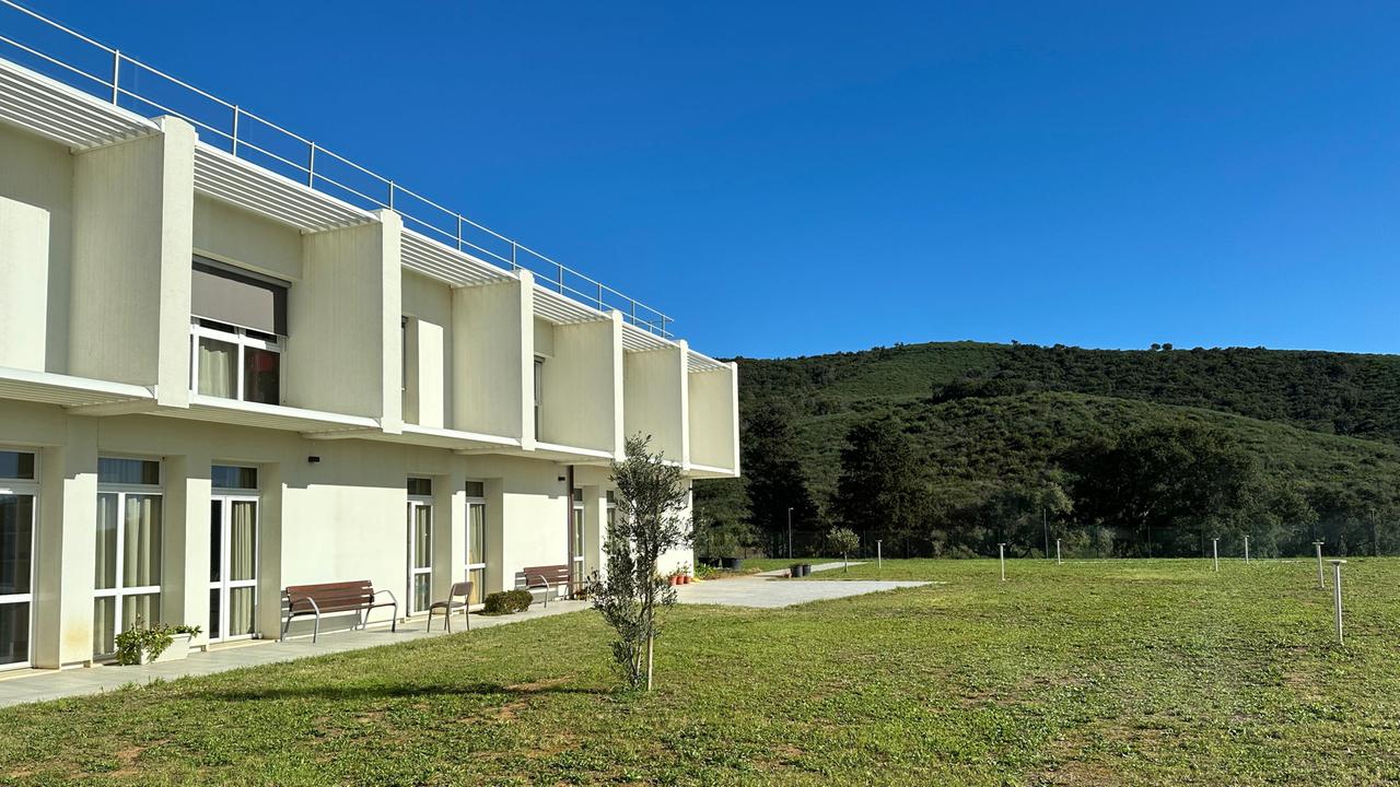 L’esterno della residenza Casa Mora